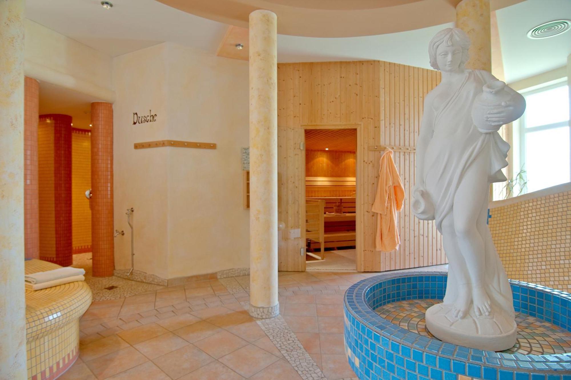 Erlebnis-Hotel-Appartements Latschach ober dem Faakersee Ngoại thất bức ảnh
